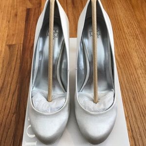 ANN TAYLOR Smooth Satin Perfect Pump Bridal Ivory